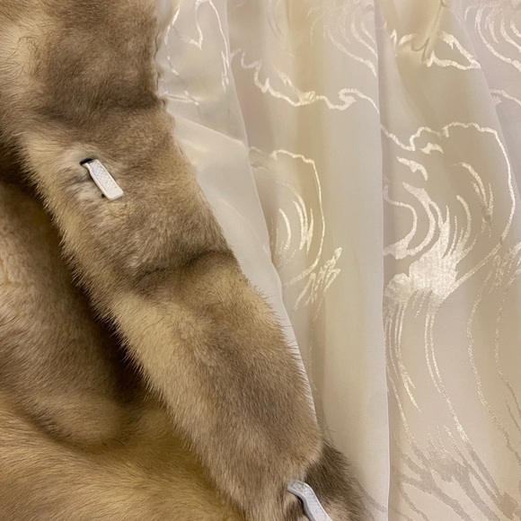 Genuine fur coat - Picture 4 of 9